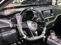 نيسان ألتيما